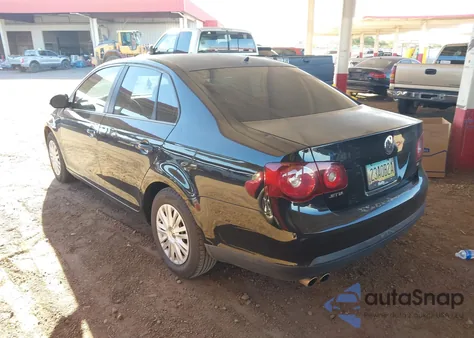 2010 Volkswagen Jetta S z USA, uszkodzony, nr VIN 3VWJZ7AJ2AM088796